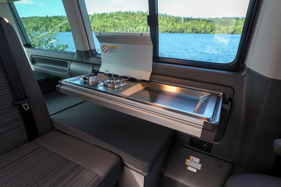 Интерьер Volkswagen California Ocean (T6.1) 2019 года  (WW) (фото 21 из 30)